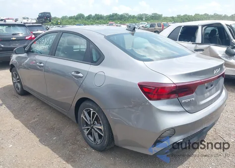 2023 Kia Forte Lxs z USA, uszkodzony, nr VIN 3KPF24AD1PE635307
